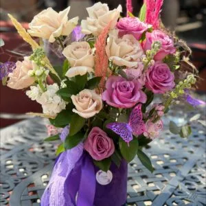 Alternative view of Aranjament la alegerea floristului